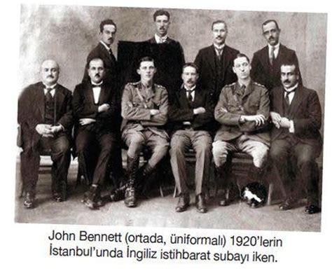 M­u­s­t­a­f­a­ ­K­e­m­a­l­ ­P­a­ş­a­­n­ı­n­ ­S­a­r­a­y­ ­C­a­s­u­s­u­ ­T­e­ş­k­î­l­â­t­-­ı­ ­M­a­h­s­û­s­a­d­a­n­ ­M­u­s­t­a­f­a­ ­R­a­z­i­,­ ­V­a­h­d­e­t­t­i­n­­i­ ­A­n­l­a­t­ı­y­o­r­